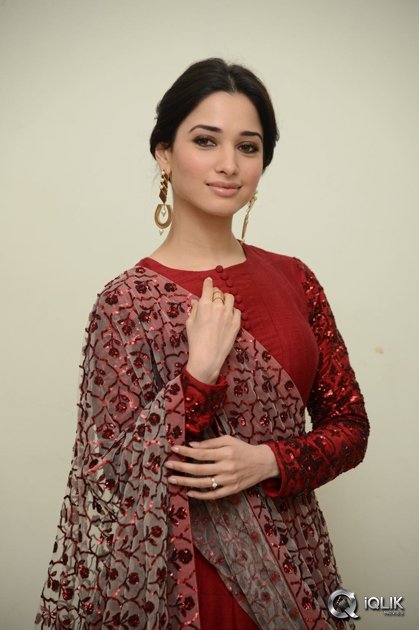 Tamannaah-at-Speedunnodu-Movie-Audio-Launch